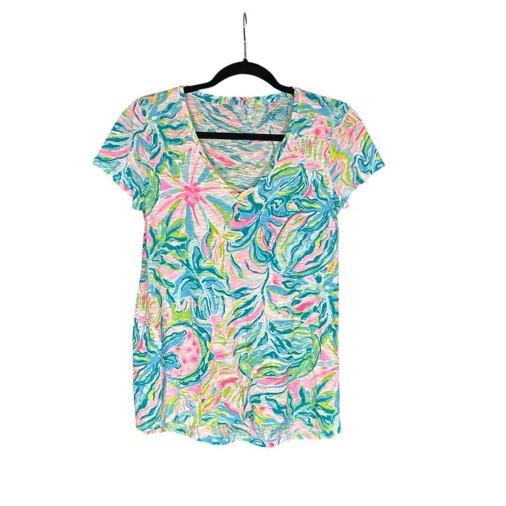 Lilly Pulitzer Etta V-neck Tee Women Size XS One in a Melon Print V-neck Beach